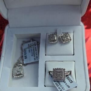 Elegant Silver Jewelry Set